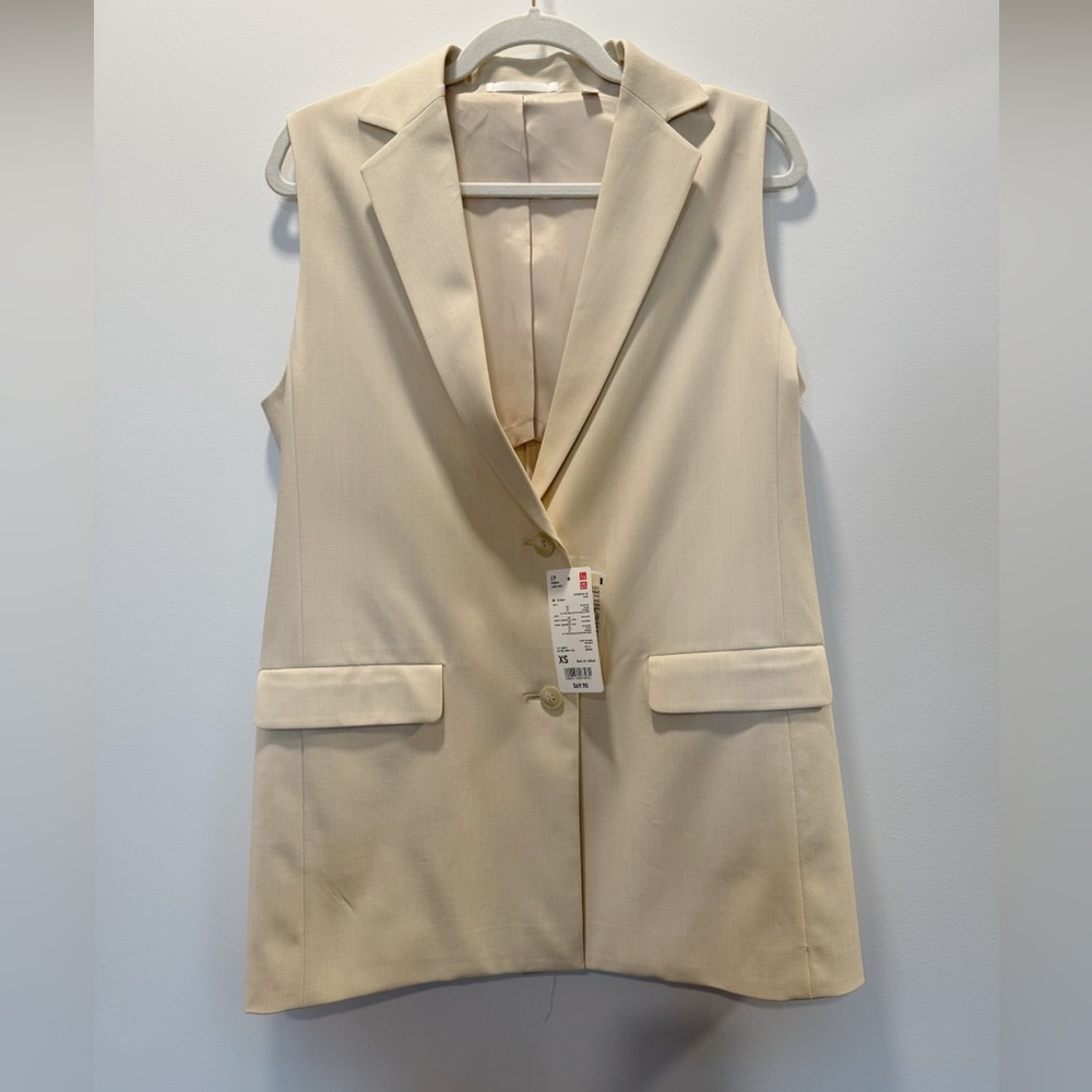 NWT Uniqlo Long Vest in Cream - Size XS